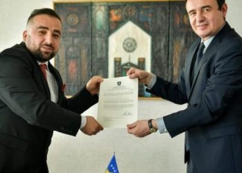 Ky është zëvendësministri që po dyshohet për përfshirje në ryshfet