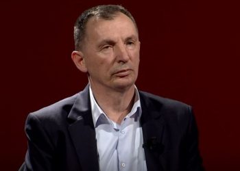 Rasim Selmanaj i bashkohet fushatës që lulëkuqja të jetë simbol i gjenocidit në Kosovë