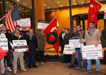 ShBA, protestohet kundër djegies së Kuranit në Suedi