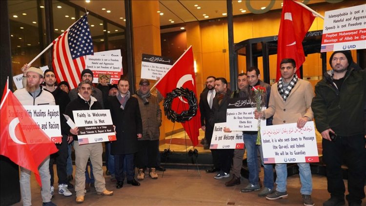 ShBA, protestohet kundër djegies së Kuranit në Suedi