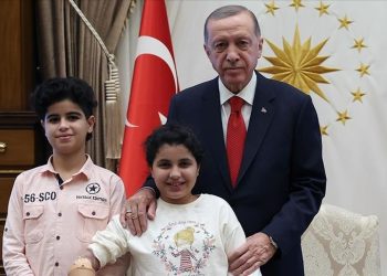 Erdoğan pret fëmijët palestinezë të plagosur në Gaza