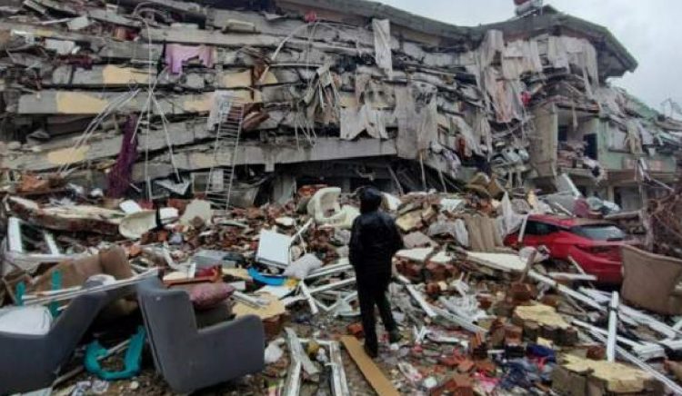 Shkon në mbi 2 mijë e 600 numri i viktimave nga tërmetet në Turqi dhe Siri
