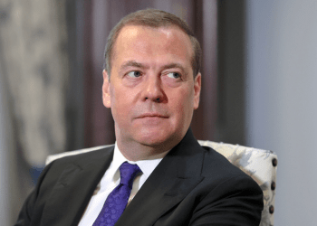 Aleati i Putinit: E gjithë Ukraina do të digjet nëse SHBA vazhdon të dërgojë armë të avancuara