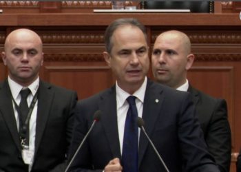 Nis me tensione seanca e Kuvendit të Shqipërisë, Boçi: Kryeministri duhej të ishte këtu, me pranga në duar!