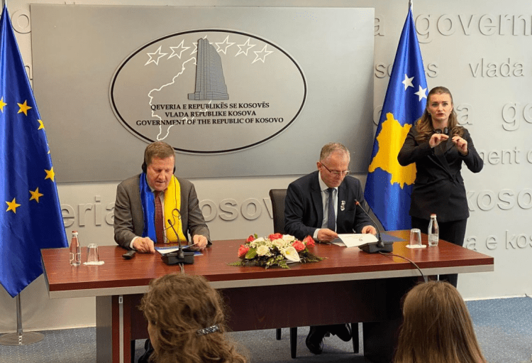 Bislimi s’flet për takimin në Bruksel, Szunyog pret që Kosova e Serbia ta pranojnë propozimin evropian