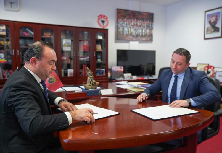 Ministria e Mbrojtjes nënshkruan memorandum me OEK-un