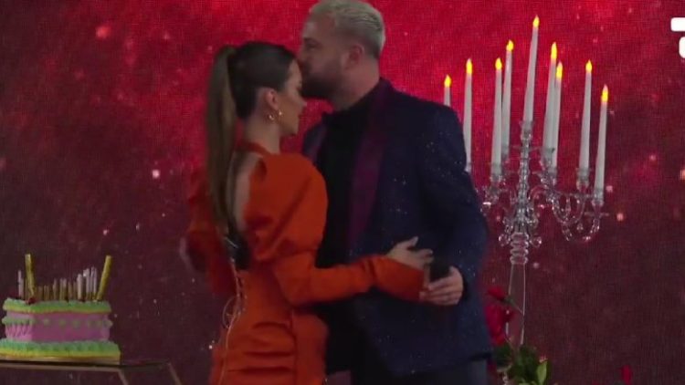 Ky person do t’iu blejë shtëpi Kiarës dhe Luizit