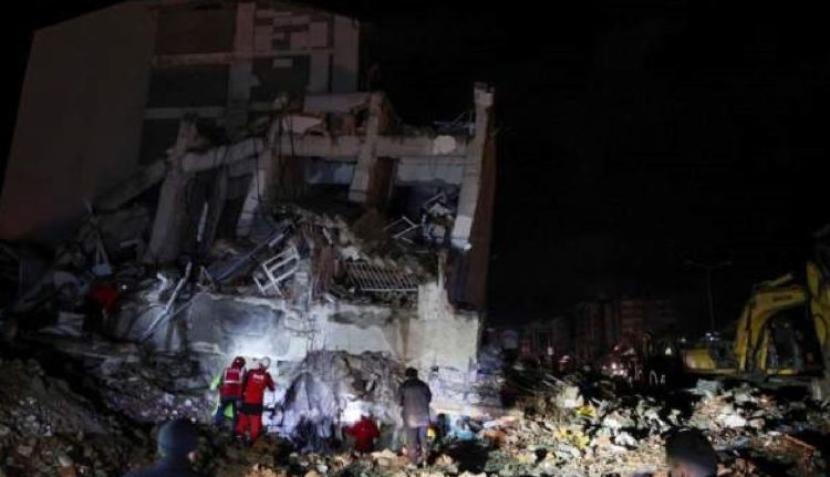 Mbi 3 mijë e 400 të vdekur nga tërmetet në Turqi dhe Siri