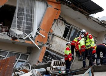 “Nuk ka siguri” – Gjermania pezullon operacionet e kërkim-shpëtimit në Turqi