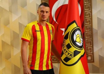 Ky është lojtari që u hodh nga kati i 2 për të shpëtuar veten, 2 shokët e ekipit vdiqën nën rrënoja