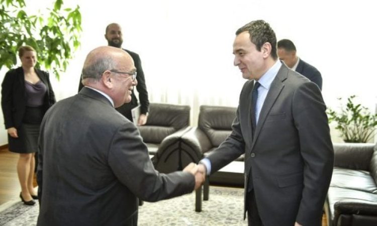 Media e Vuçiqit për Asociacionin: Britanikët “nga hija” po e trimërojnë Kurtin