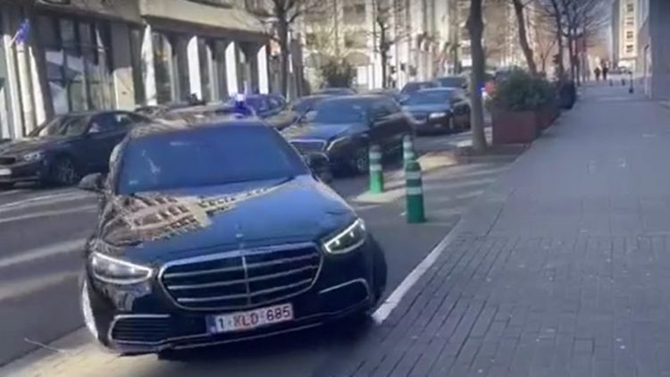 Momenti i arritjes së Kurtit në selinë e BE-së(VIDEO)