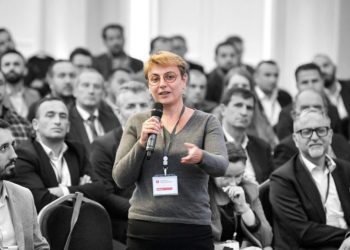 Kush është Dejona Mihali që i kërcënon ministrat e Kurtit e deputetët e VV-së?