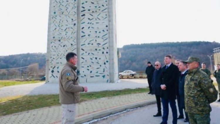 Mehaj priti në takim homolugun malazez, flasin për situatën e sigurisë dhe vizitojnë qendrën e FSK-së në Pomozotin