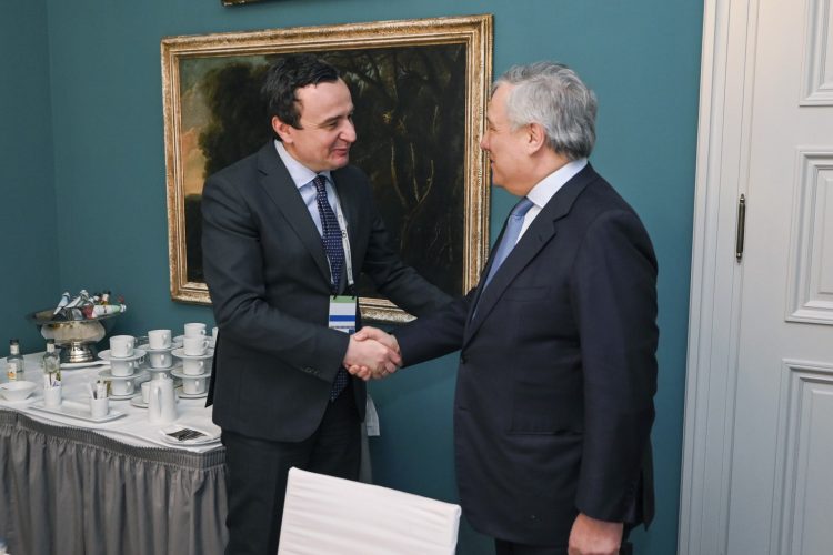 Kurti takon kryediplomatin italian, jep detaje nga biseda me të