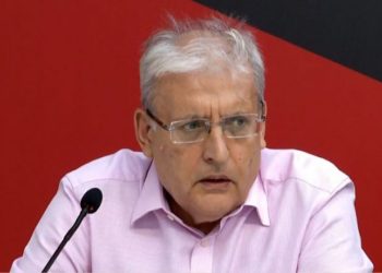 U keqtrajtua fizikisht në kufi nga policia malazeze, reagon Petraq Milo