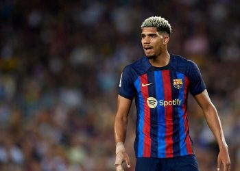 PSG përgatit një ofertë të madhe për Araujo