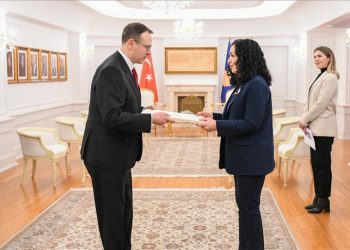 Presidentja Osmani pranoi letrat kredenciale nga ambasadori i Türkiye-s, Sabri Tunç Angılı