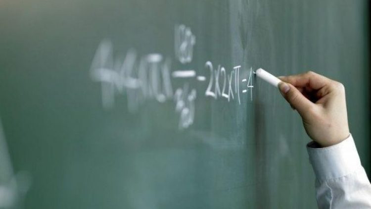 Arsimtari rrah një nxënës në Dragash