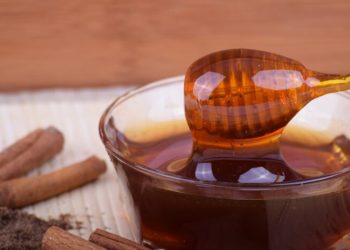 Super kombinimi që bën mrekulli, mjaltë dhe kanellë