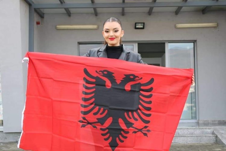 NJË BIBLIOTEKË PËR QYTETIN E ALFABETIT SHQIP