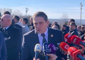 Kandidati për president në Serbi viziton Prekazin, kërkon falje për krimet e shtetit të tij