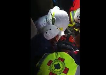 Nëntë ditë nën gërmadha, vullnetarët nga Kosova shpëtojnë edhe një vajzë 3 vjeçare