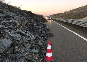 Rrëshqitje dheu në autostradën “Ibrahim Rugova’