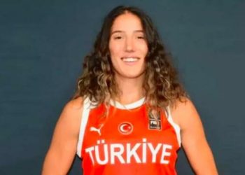 Basketbollistja turke shkoi për ta vizituar gjyshen, përfundoi nën rrënojat e tërmetit