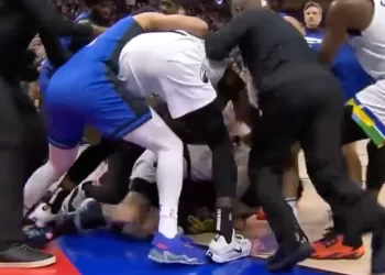 Sherr në ndeshjen e NBA, përjashtohen 5 basketbollistë