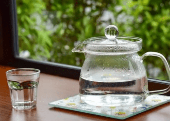 E dini pse duhet ta pini ujin e ngrohtë?