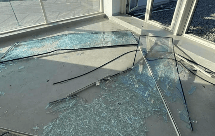 Erërat e forta shkaktojnë dëme në palestrën e sporteve në Istog