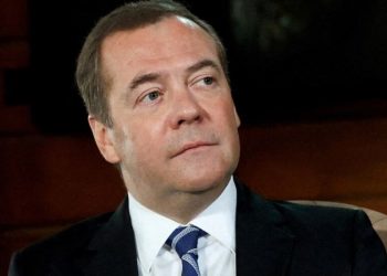 Medvedev: Rusia duhet të rrisë prodhimin e tankeve