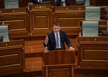 Muja akuzon qeveritë e kaluara për rritjen e tatimit në pronë