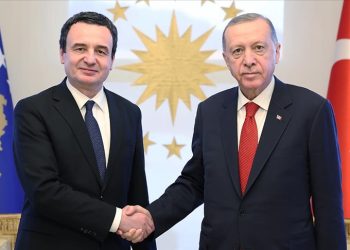 Presidenti Erdoğan takon kryeministrin e Kosovës, Albin Kurti