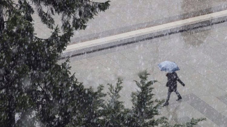 Fundjava ftohtë, riga shiu e fjolla bore