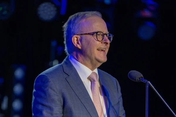 Historia prekëse e kryeministrit të Australisë, takoi të atin vetëm pas 46 vitesh