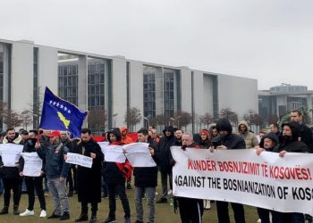 Me thirrjen “kundër bosnjizimit të Kosovës”, mërgimtarët në Gjermani protestojnë kundër Asociacionit