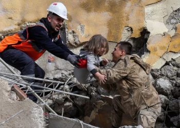 UNICEF: Mijëra fëmijë mund të jenë vdekur nga tërmetet në Turqi dhe Siri