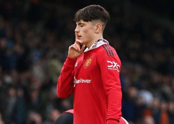 Man United rikthehet te fitorja