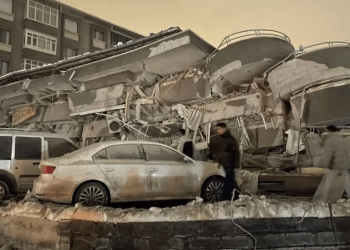 Mbi 1500 viktima deri tani/ Zhduket nën rrënoja ekipi i volejbollit në Turqi