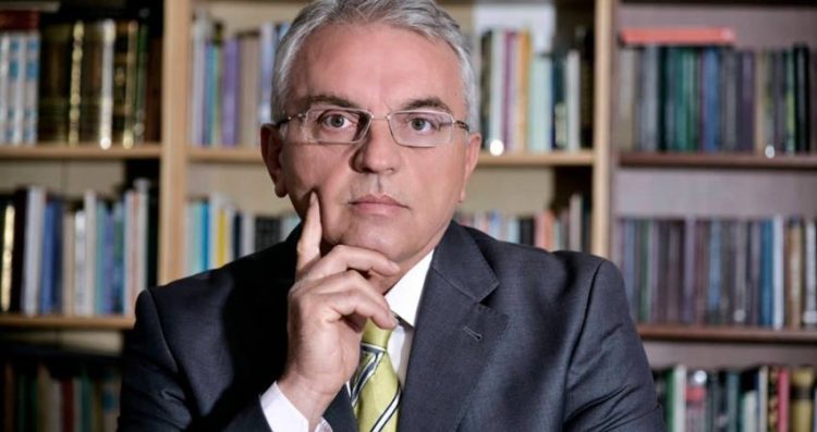 Hipokritët më të poshtër janë njerëzit që shtirren se janë kundër pushtetit, a në anën tjetër …