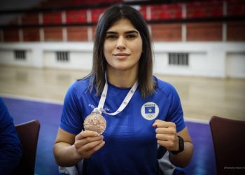 Donjeta Sadiku jashtë Botërorit të Boksit, shkak u bë kushtëzimi i simboleve shtetërore