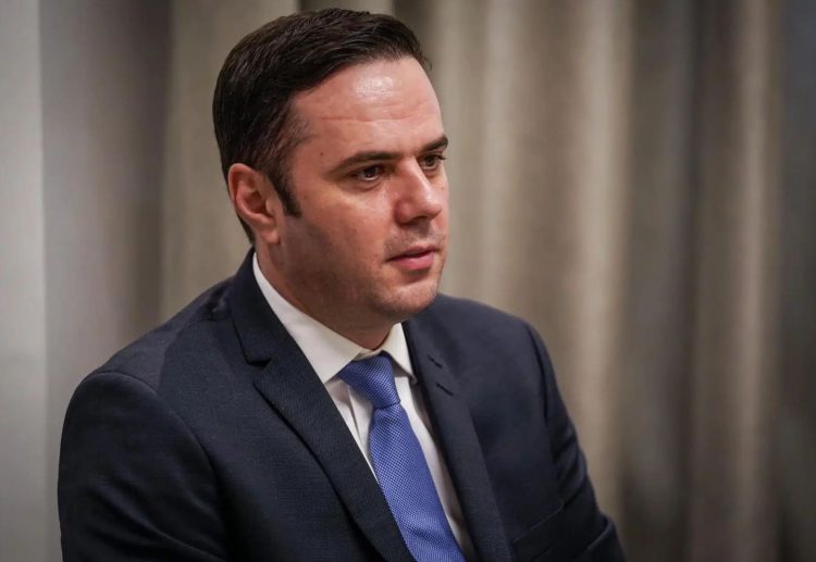 Abdixhiku, vizitë zyrtare në Paris