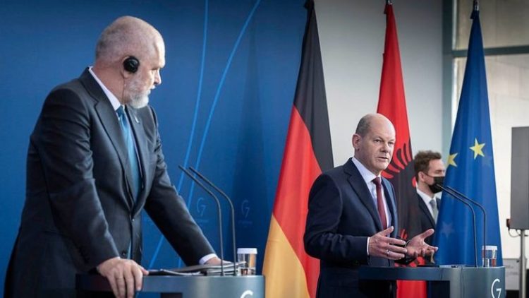Rama niset drejt Berlinit, pritet takim me Scholz