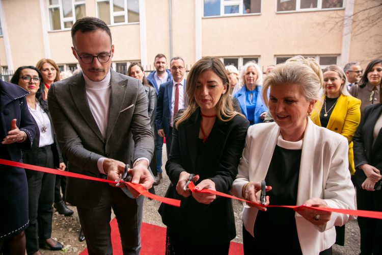 Përurohet objekti i rinovuar i Qendrës për mbrojtjen dhe rehabilitimin e grave dhe fëmijëve në Gjilan
