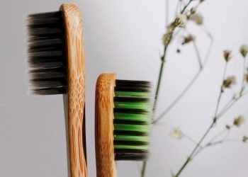 Kurrë mos e neglizhoni ndërrimin e furçës së dhëmbëve