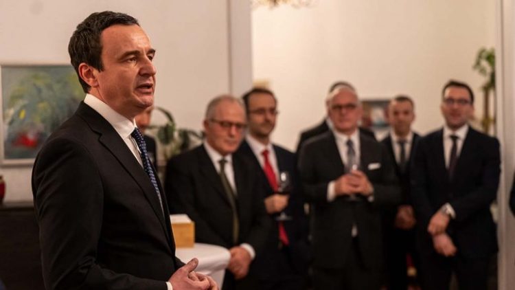 Kurti pritet në takim nga mbi 30 ambasadorë të shteteve anëtare të KE-së: Kosova hapa të mëdhenj drejt demokratizimit