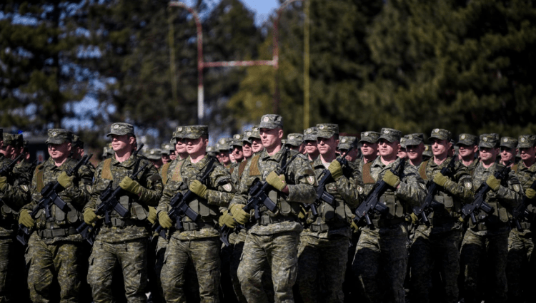 Osmani sot merr pjesë gjatë rreshtimit të kuadrateve të FSK-së në përvjetorin e Epopesë
