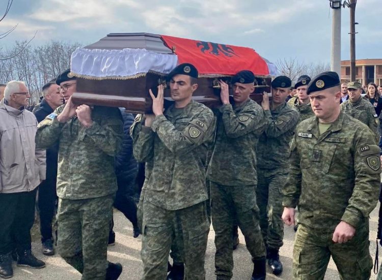Varroset ish-luftëtari i UÇK-së, Agron Haradinaj